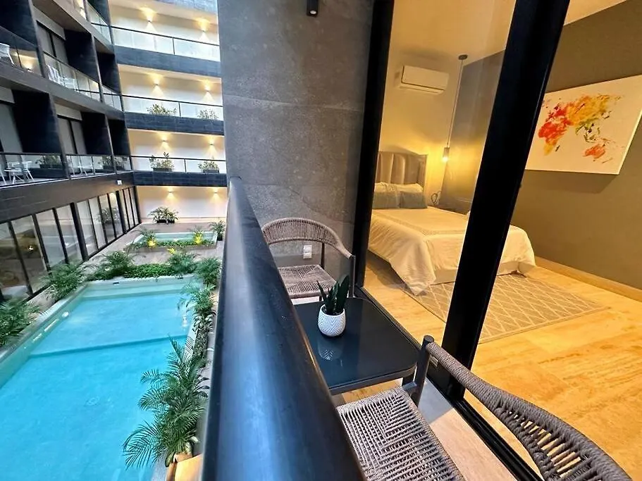 Apartment Pool View Condo / Rooftop Pool, Jacuzzi, Gym & Bar Playa del Carmen Mexico