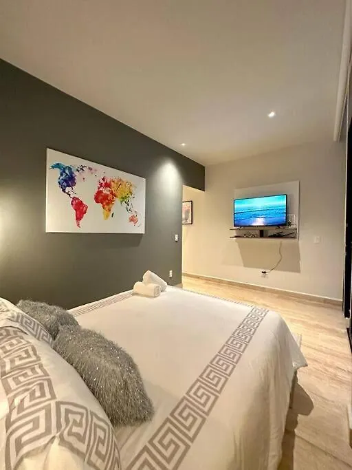 Pool View Condo / Rooftop Pool, Jacuzzi, Gym & Bar Playa del Carmen Mexico