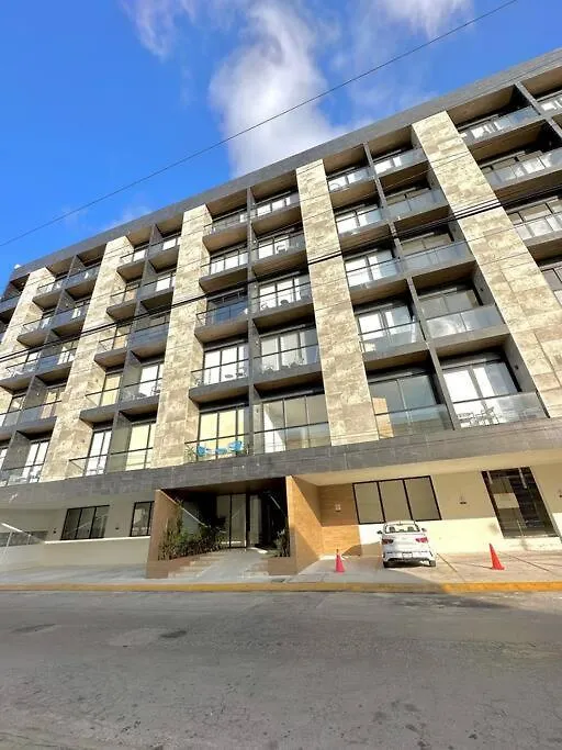 Pool View Condo / Rooftop Pool, Jacuzzi, Gym & Bar Playa del Carmen