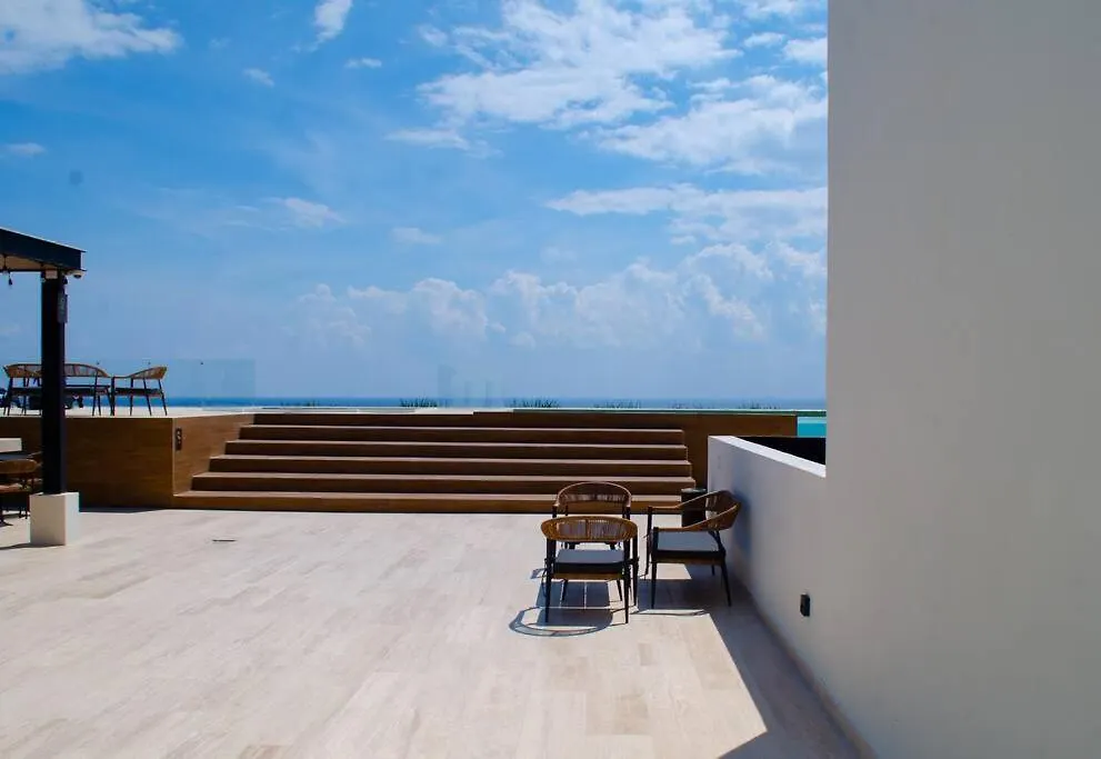 Apartment Pool View Condo / Rooftop Pool, Jacuzzi, Gym & Bar Playa del Carmen