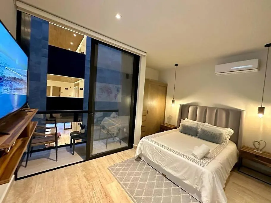 Pool View Condo / Rooftop Pool, Jacuzzi, Gym & Bar Playa del Carmen Apartment