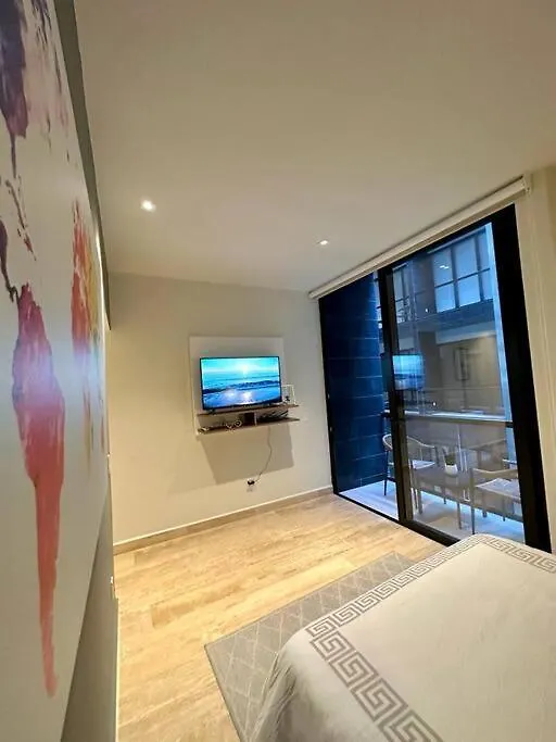 Apartment Pool View Condo / Rooftop Pool, Jacuzzi, Gym & Bar Playa del Carmen