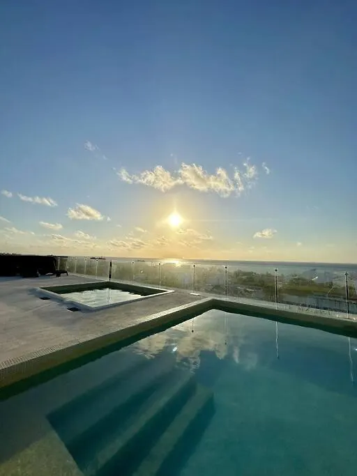 Pool View Condo / Rooftop Pool, Jacuzzi, Gym & Bar Playa del Carmen 0*,  Mexico