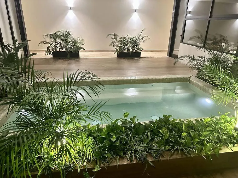Pool View Condo / Rooftop Pool, Jacuzzi, Gym & Bar Playa del Carmen