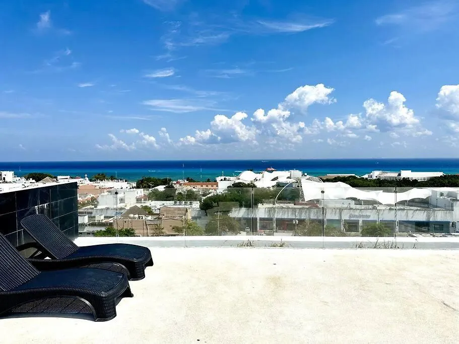 Pool View Condo / Rooftop Pool, Jacuzzi, Gym & Bar Playa del Carmen Mexico