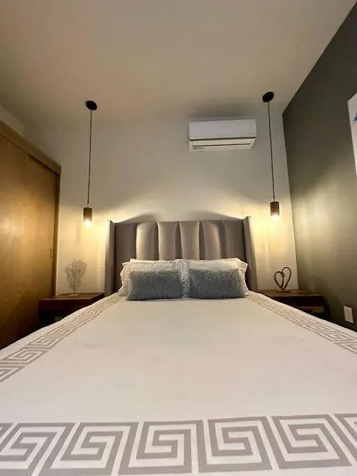 Pool View Condo / Rooftop Pool, Jacuzzi, Gym & Bar Playa del Carmen Apartment